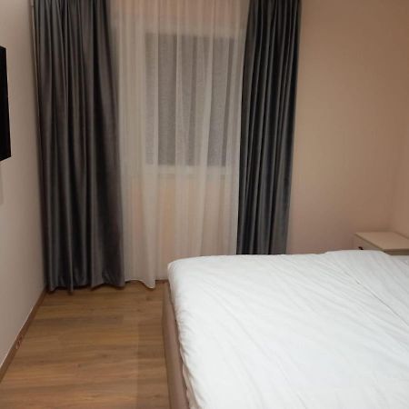 Djakbe Hotel Tirana Exterior photo